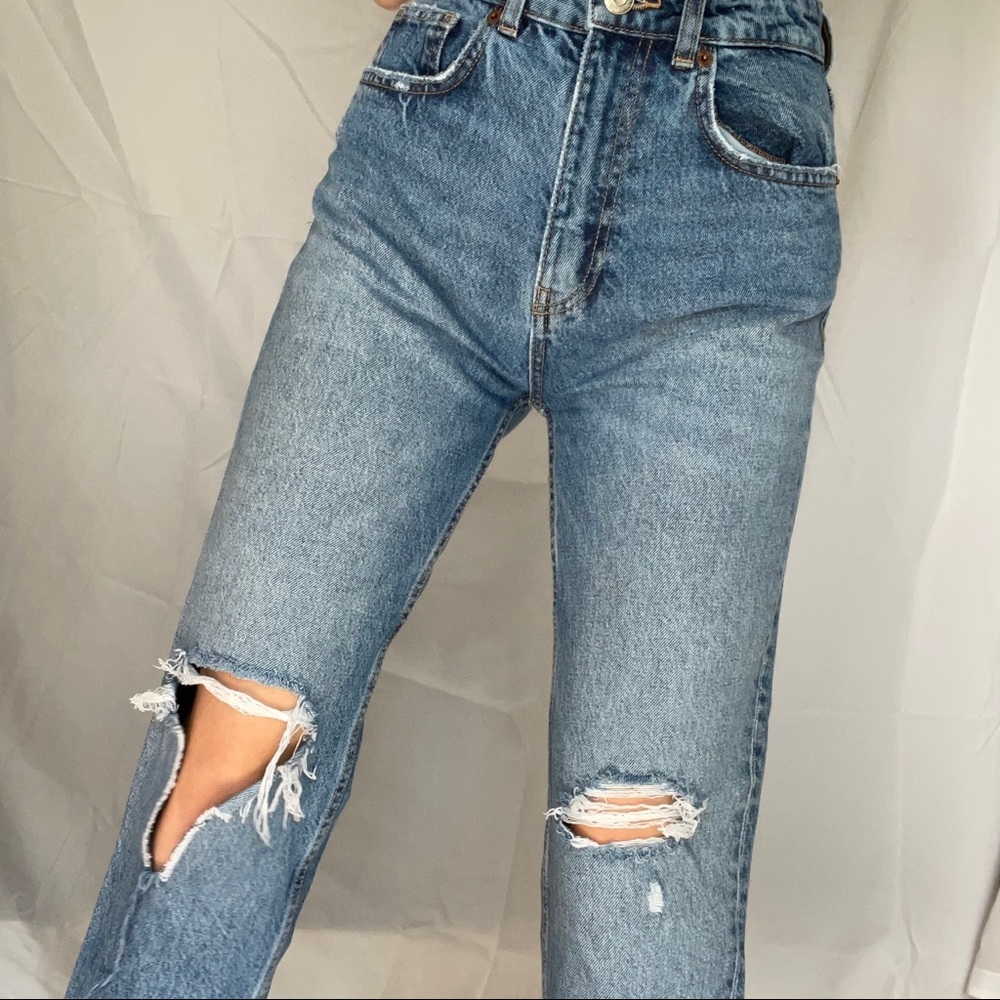 Zara Ripped Mom Jean’s - Picture 4 of 6